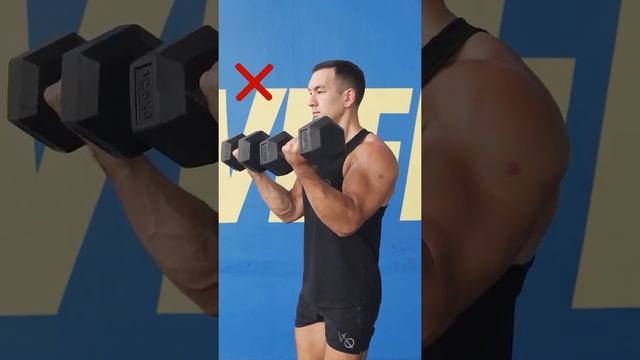 Don't Do Biceps Curls Like This ❌ смотреть онлайн