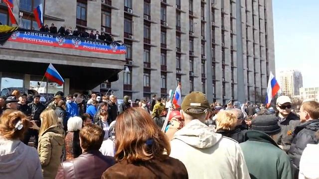 Исполнение Гимна России у обладминистрации 7 04 14 Донецк смотреть онлайн