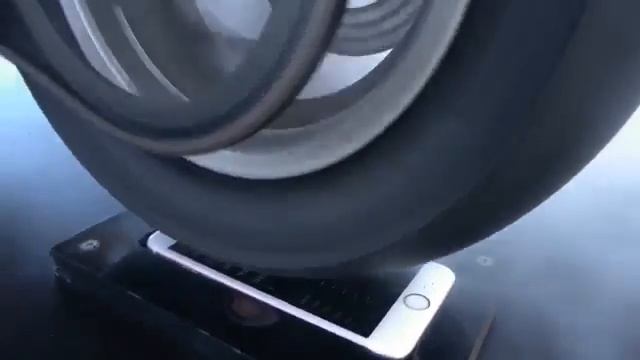 Destruindo iPhone 6s Com Uma MINI MOTO смотреть онлайн