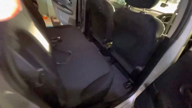 Как снять заднее сиденье на Nissan Note e11 (часть 2) смотреть онлайн