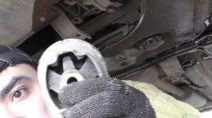 Замена нижней опоры двигателя Рено Меган 2