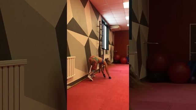 Растяжка спины, поперечный шпагат смотреть онлайн
