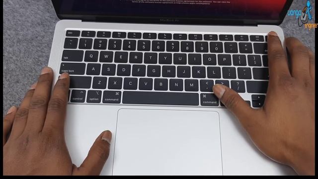 Apple MacBook Air 13.3-Inch смотреть онлайн