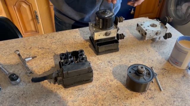 VW / Audi / Skoda / Seat - G201 (01435) ABS Pump Error - REPLACEMENT - PART 2