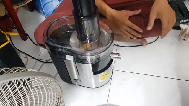 Đập hộp Máy ép trái cây panasonic mj-dj01 s silver . Thưởng thức nước ép dứa với 2 người bạn смотреть онлайн
