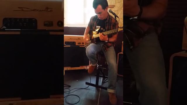 1981 Ibanez Musician MC 350 DS смотреть онлайн