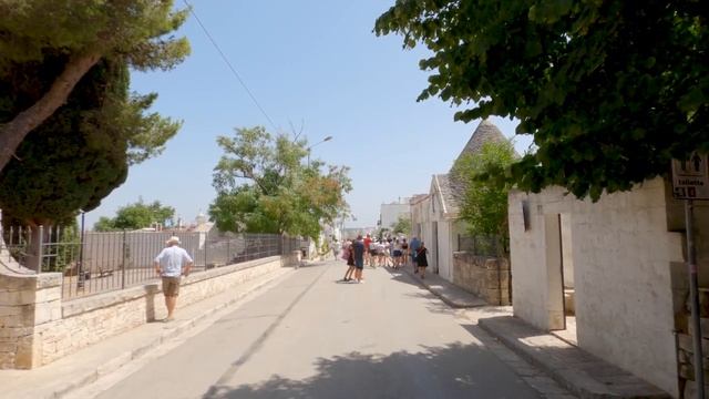 Alberobello, Italy Walking Tour - 4K - with Captions - Prowalk Tours смотреть онлайн