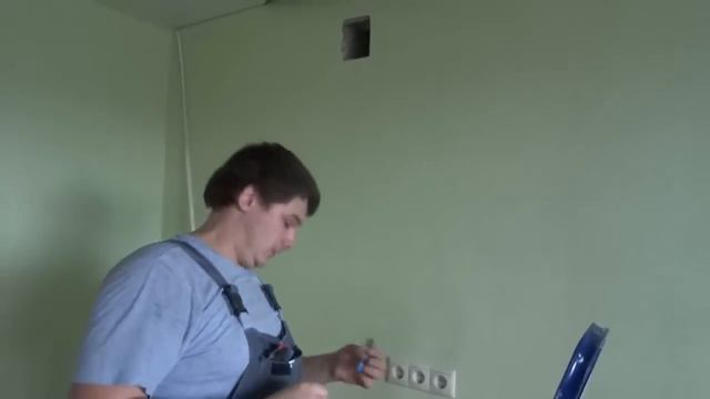 Натяжные потолки-24. Ремонт порезов. Слив воды. Срочный выезд. тел 8-499-394-6004 смотреть онлайн