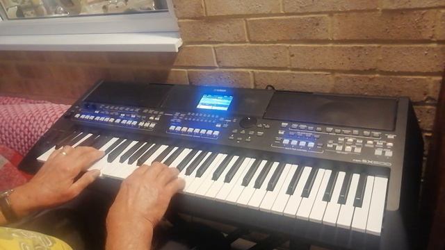 'March to glory'. An original piece played on Yamaha PSR SX600. смотреть онлайн