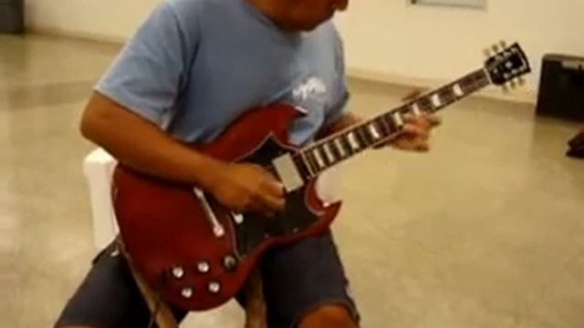 2005 Gibson SG Standard Guitar.mpg смотреть онлайн