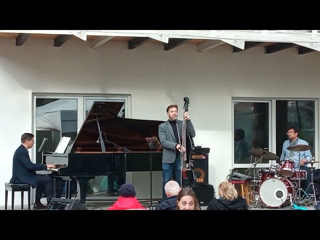 Cigar-Hall (2) смотреть онлайн