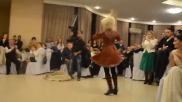 Yvelaze amagelvebeli cekva qorwilshi - Eka orbetishvili смотреть онлайн