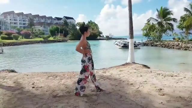 Caribbean Port De Bras with Irina Atanasova смотреть онлайн
