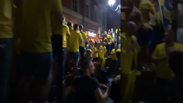 Праздник футбола.Нижний Новгород.Шведы перед игрой с Кореей. смотреть онлайн