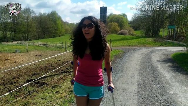 Lovely Amputee Girl takes a walk on a horse Farm |Amputierte Frau |One-legged woman |Amputee woman смотреть онлайн