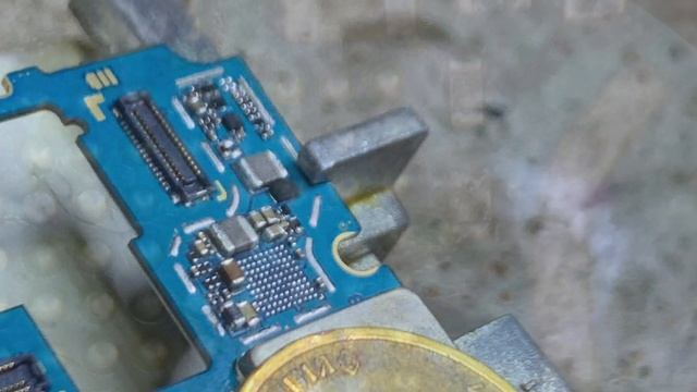 Samsung A51 A515 не включается, не заряжается , висит на заставке. A51 произвольно перезагружается.