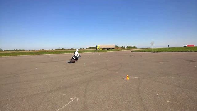 Тренируюсь на джимхане 1 (Kawaski Er-6f) смотреть онлайн