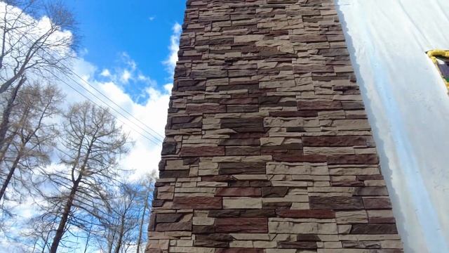 Фиброцементный сайдинг Каньон и KMEW на одном фасаде