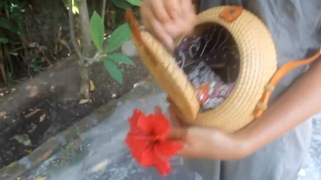 Плетеные сумки из ротанга Бали смотреть онлайн