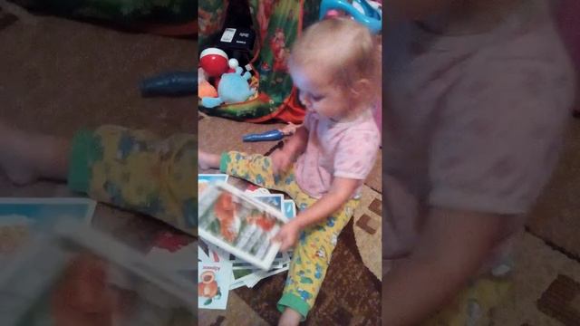 Таечке 2 годика. УМНИЧКА И КРАСОТКА! Учим картинки смотреть онлайн
