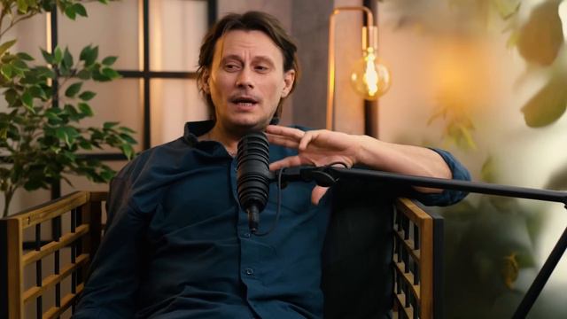 "Trăiți! Singurul lucru care contează e să ramai viu!" - Marius Manole - Magic Life смотреть онлайн