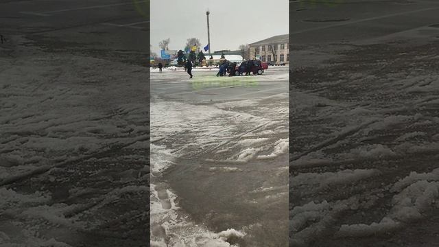 Тут даже шутить не охота. И так смешно смотреть онлайн
