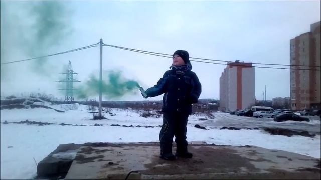 ЦВЕТНОЙ ДЫМ и БЕНГАЛЬСКИЕ ОГНИ смотреть онлайн