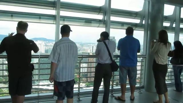 Sky Bridge - Petronas twin tower- KL смотреть онлайн