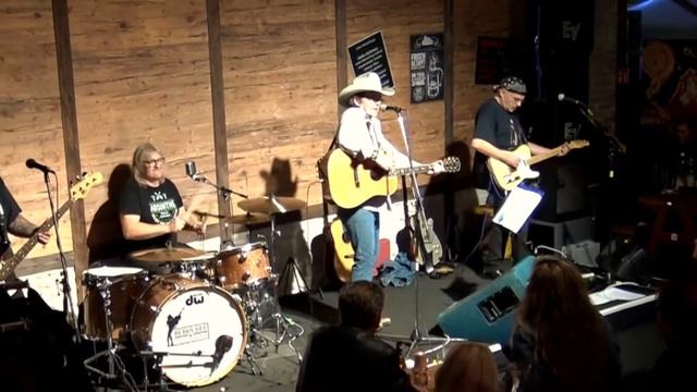 Buddy Dee & The Ghostriders - C'est la vie KUNSTEISBAHN BERN 2018 смотреть онлайн