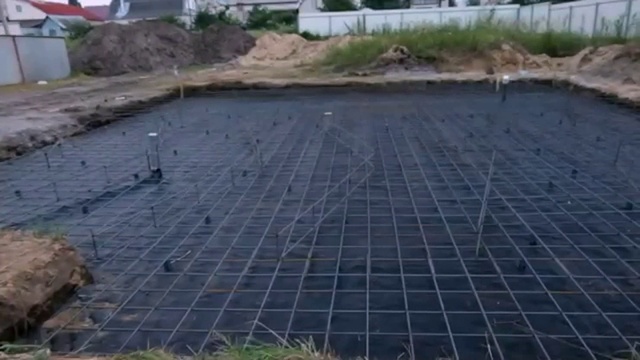 Как фотограф строил дом. День 3. Фундамент на болоте смотреть онлайн