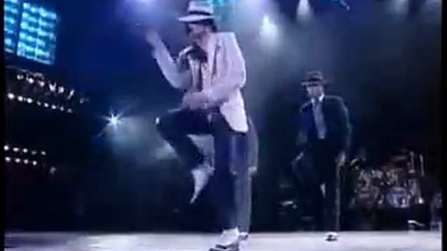 Наклон Майкла Джексона!