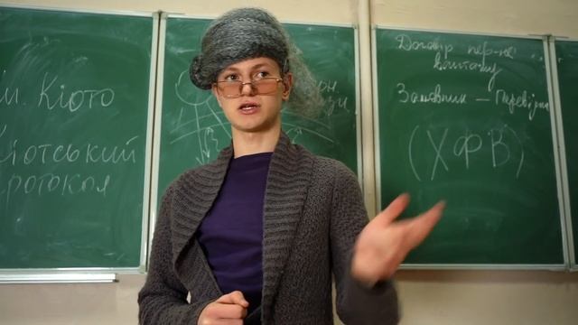 5 КЛАСС vs 11 КЛАСС смотреть онлайн