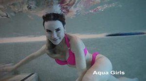 Дама под водой