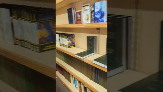 Русский книжный магазин в Los Angeles, California смотреть онлайн