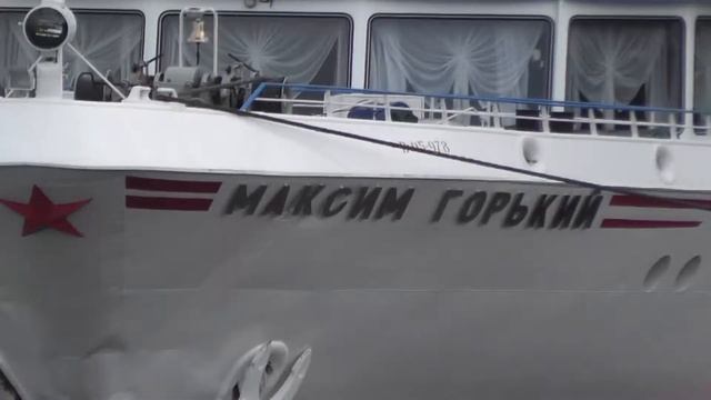 Теплоход «Лев Толстой