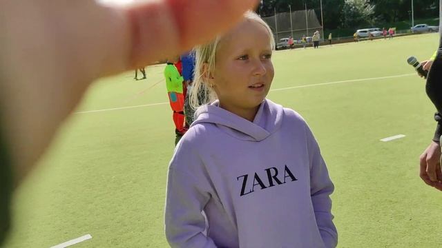 Хокей на траве в парке Сказка для девочек. смотреть онлайн