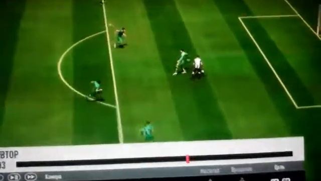 Крутой баг в ФИФА!!! Выбил мяч у вратаря из рук! смотреть онлайн