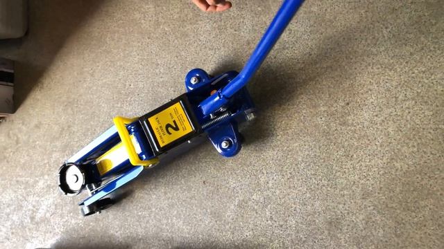 Домкраты от Auto-Shoper на примере гидравлического подкатного домкрата смотреть онлайн