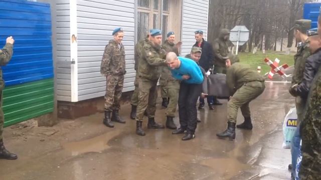 Дембель Ставропольских гвардейчиков. Тула, 106 ВДД, ОБМО (26.04.2016) смотреть онлайн