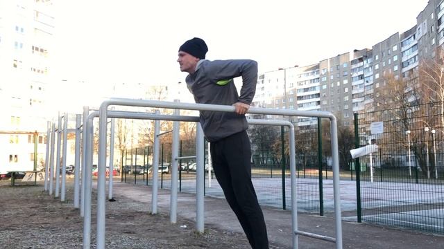 КАК ПРОКАЧАТЬ ВСЕ ТЕЛО НА ТУРНИКЕ | СЕТ БРУСЬЯ и ТУРНИК смотреть онлайн