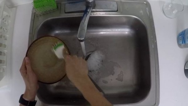 Dishwasher vs Hand Washing | Which Uses Less Water & Energy?