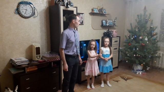 песня для деда мороза иля сестра очень валновалась поддержите её подпиской ей 6 лет она с лева смотреть онлайн