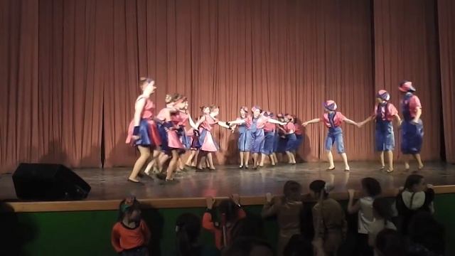 Студия современного танца "Фишка" – эстрадный танец "Наш сосед" смотреть онлайн
