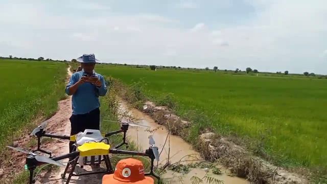 Joyance quadcopter seed spreader plant protection agricultural fpv sprayer kit for drone смотреть онлайн