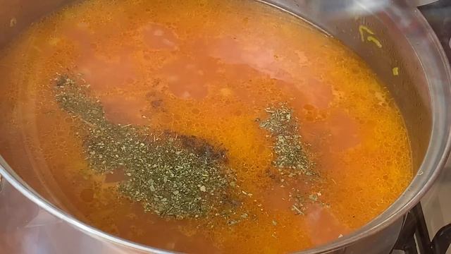 Беру БАНКУ ФАСОЛИ и готовлю ГЕНИАЛЬНЫЙ суп! Вкусный рецепт из простых продуктов! смотреть онлайн