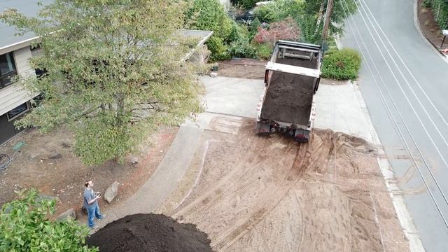 20 Yards of Dirt delivered смотреть онлайн