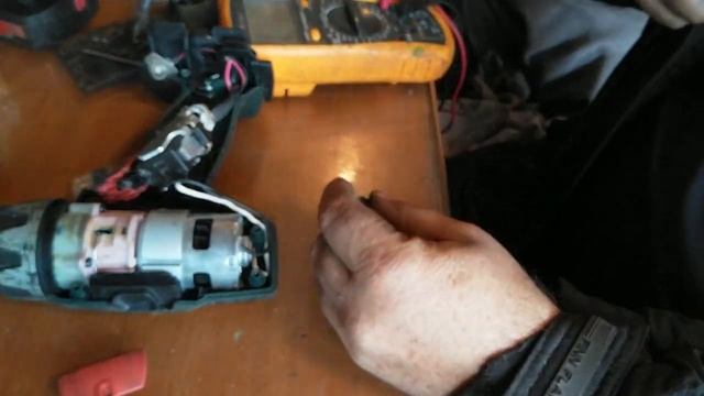 Metabo BS 14.4 Li Как отремонтировать кнопку аккумуляторного шуруповерта смотреть онлайн