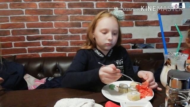 Поход в кафе с подружками на мой день рождения. смотреть онлайн