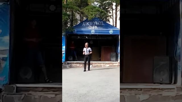 Русский парень очень красиво поет казахскую песню смотреть онлайн