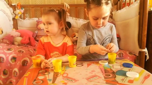 НовоГоднЯя ПодеЛка в ДетсКий саДик //РождеСтвенсКий ДвоРик //#мисскира #DIANEWYEAR /ОЧУмелые ручки смотреть онлайн